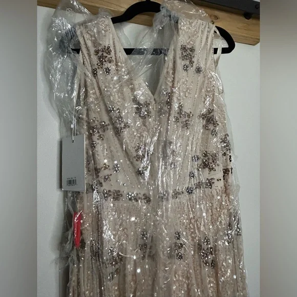 NWT MAC DUGGAL Cap Sleeve Embellished Gown - Picture 8 of 9